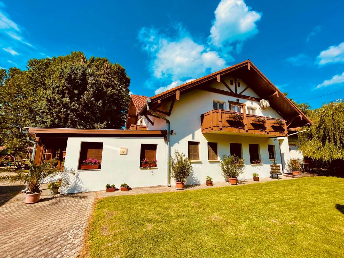Sommer Panzio Balatonföldvár Dış mekan fotoğraf
