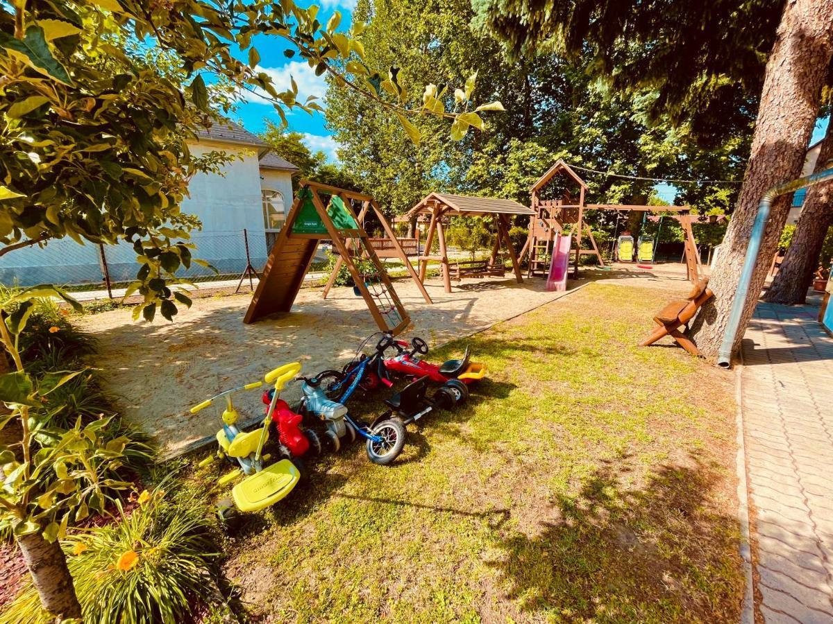 Sommer Panzio Balatonföldvár Dış mekan fotoğraf